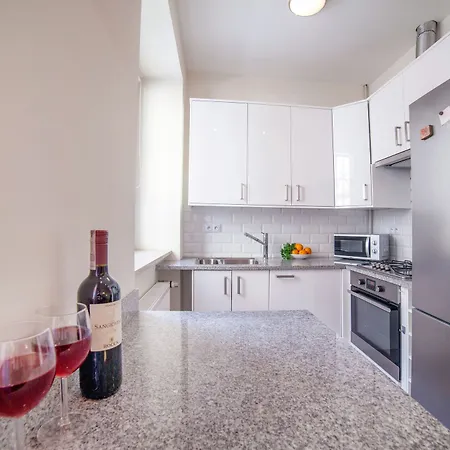 Little - Colosseum Apartment *